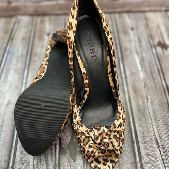 Forever 21 leopard print stiletto heels - Picture 5 of 8